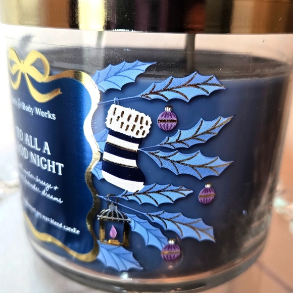 To All a Good Night Christmas 🎄 theme Bath & Body 3-Wick Candle - Picture 5 of 8
